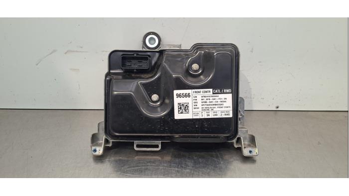 Ordinateur contrôle fonctionnel Tesla Model Y