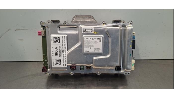 Ordinateur gestion moteur Tesla Model Y