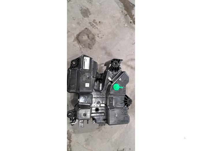 Réservoir Adblue Peugeot Expert