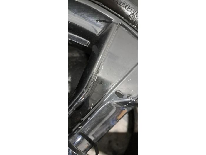 Jante + pneumatique Nissan Micra