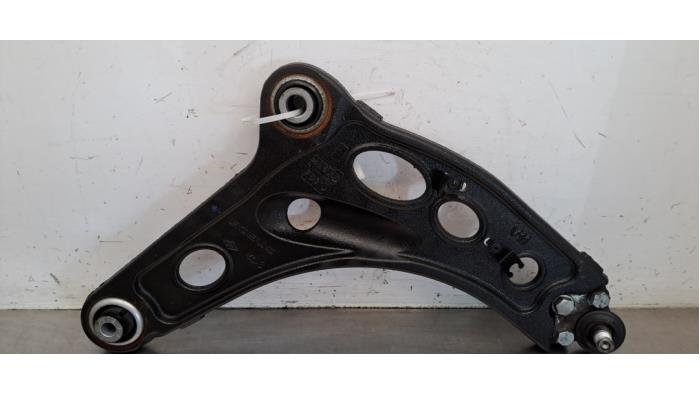 Bras de suspension avant droit Fiat Talento