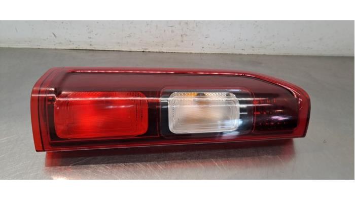 Feu arrière gauche Fiat Talento