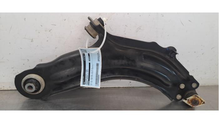 Bras de suspension avant droit Renault Kangoo