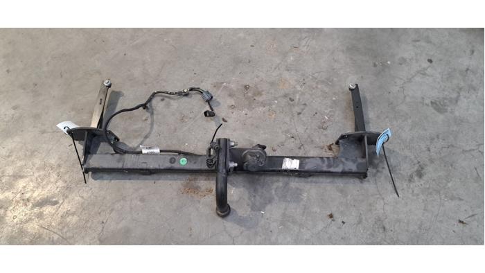 Crochet d'attelage Ford Transit Connect