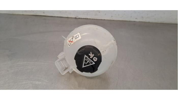 Réservoir d'expansion Peugeot 3008