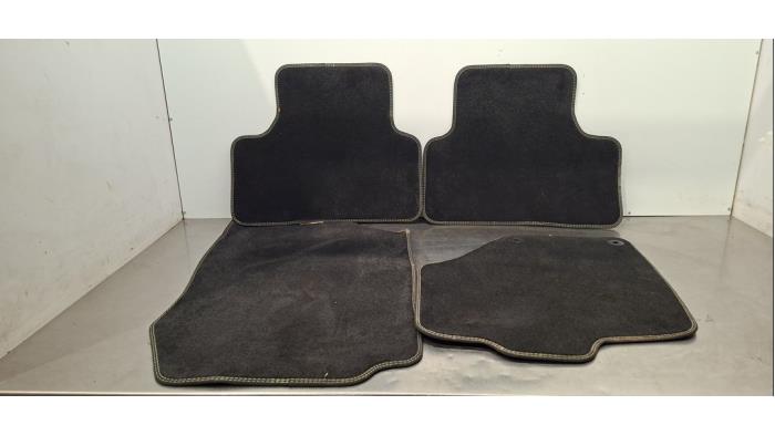 Kit tapis Peugeot 3008