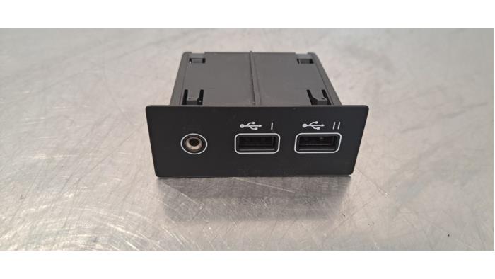 Connexion USB Renault Clio