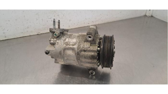 Pompe clim Ford Transit Connect