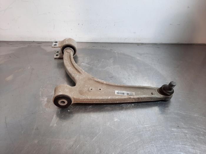 Bras de suspension avant droit MG Marvel R