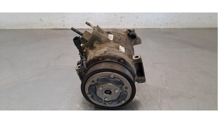 Pompe clim Ford Transit