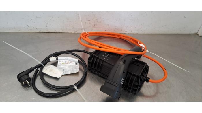 Câble de recharge hybride Peugeot 3008