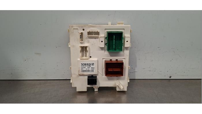 Boîte à fusibles Volvo XC40