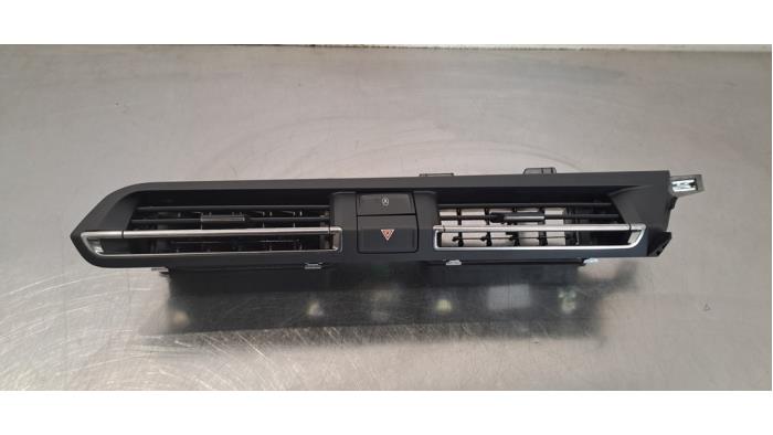 Grille aération tableau de bord Peugeot 508