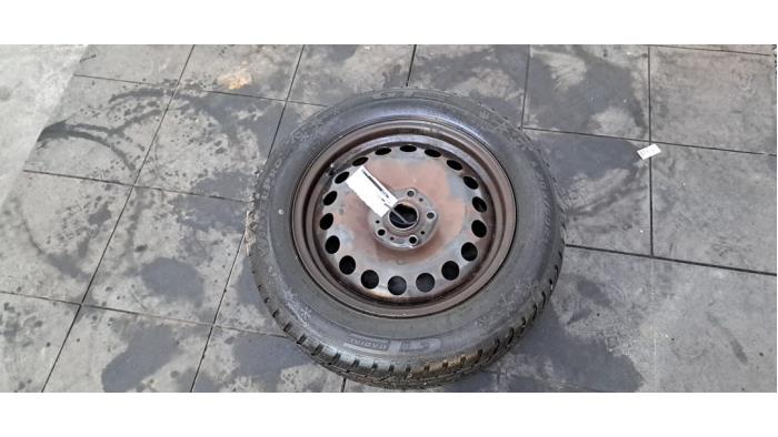Jante + pneu d'hiver Volkswagen Caddy