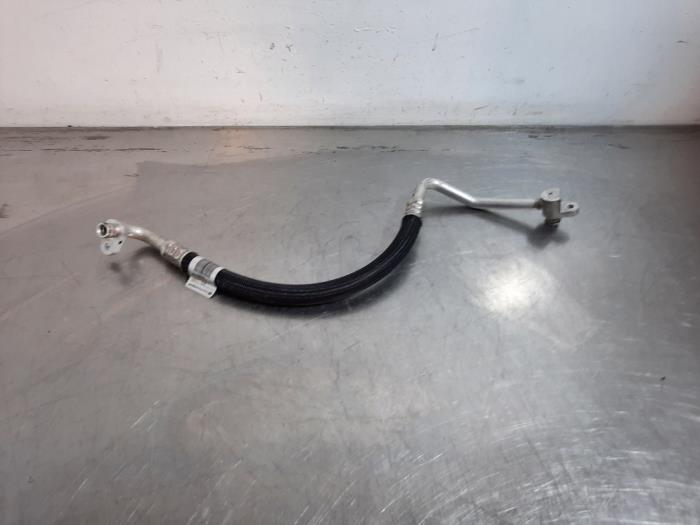 Tuyau clim Peugeot 208