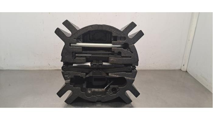 Ensemble cric Skoda Octavia