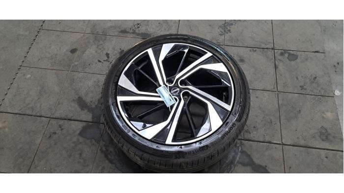 Jante + pneumatique Nissan Qashqai