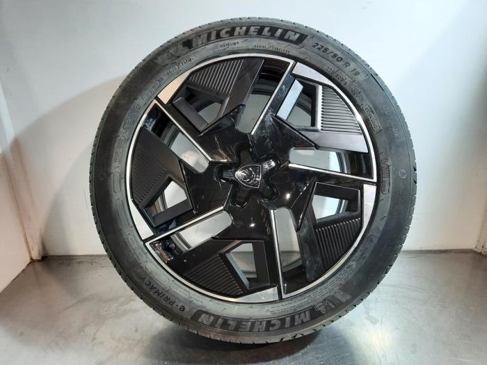 Jante + pneumatique Peugeot 408