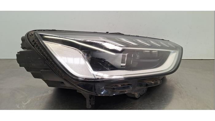 Phare droit Audi A4
