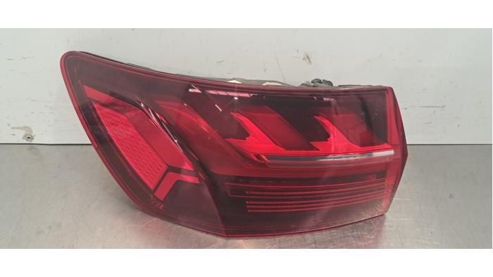 Feu arrière gauche Audi A4