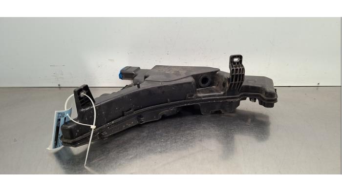 Réservoir lave-glace avant Audi A4