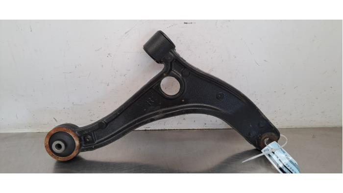 Bras de suspension avant droit Renault Master