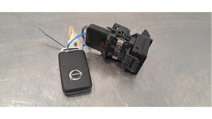 Serrure de contact + clé Volvo V40