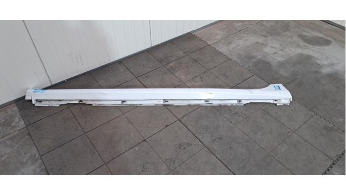 Marche-pied (list de couverture) gauche Audi A7