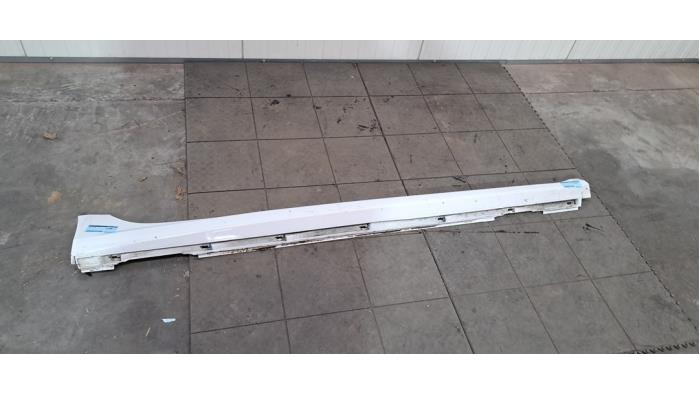 Marche-pied (list de couverture) droite Audi A7