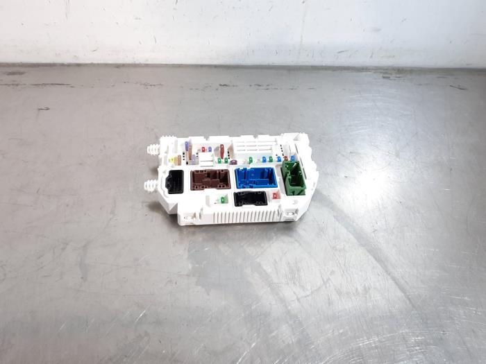 Boîte à fusibles Citroen C5