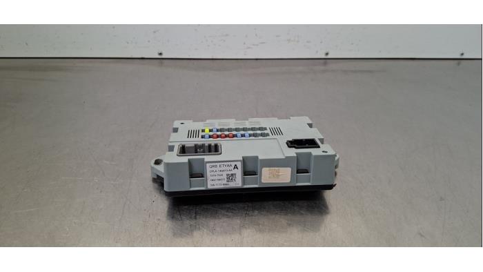 Convertisseur Peugeot 5008