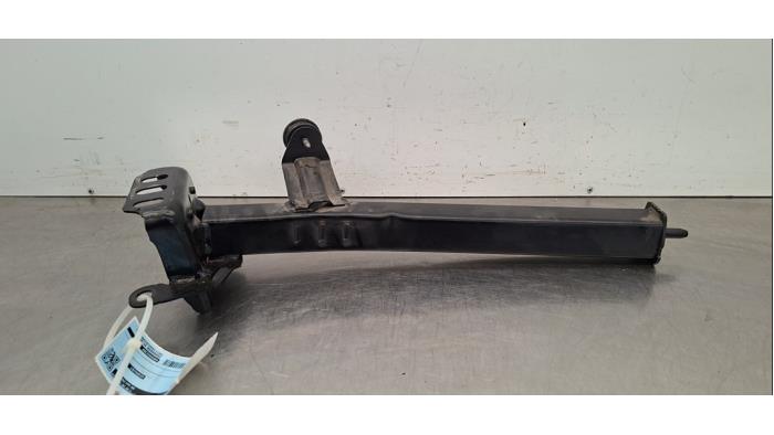 Support partie avant Peugeot 5008