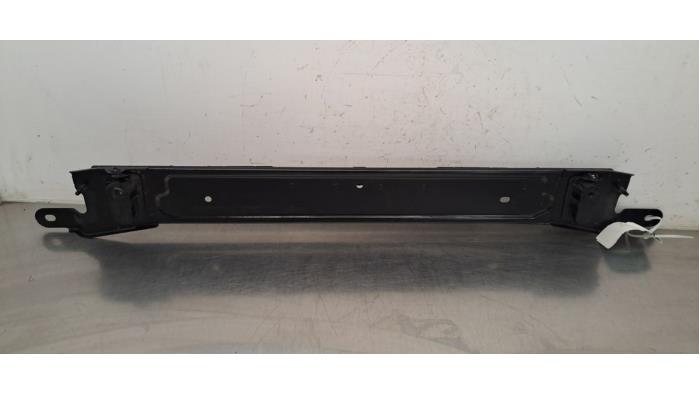 Barre radiateur Peugeot 5008