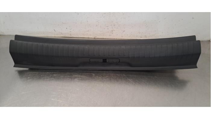 Couverture capteur serrure arrière Peugeot 5008