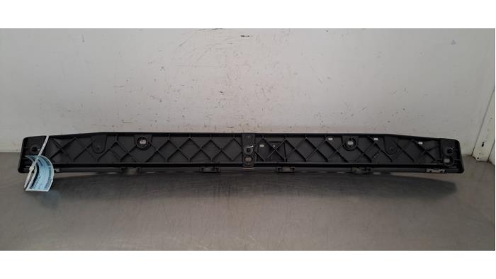 Support pare-chocs arrière centre Peugeot 5008