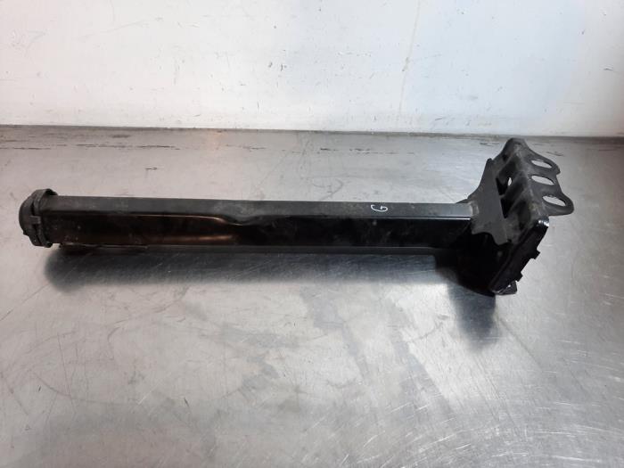 Barre châssis avant Peugeot 308