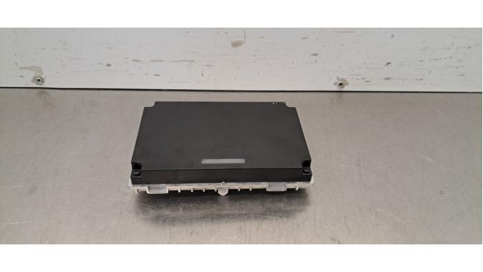 Chargeur sans fil Peugeot 5008