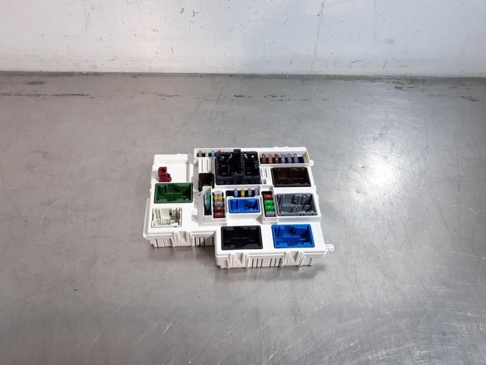 Boîte à fusibles Peugeot 308