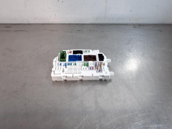 Boîte à fusibles Peugeot 308