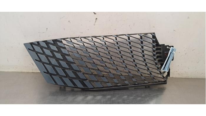 Calandre Peugeot 5008