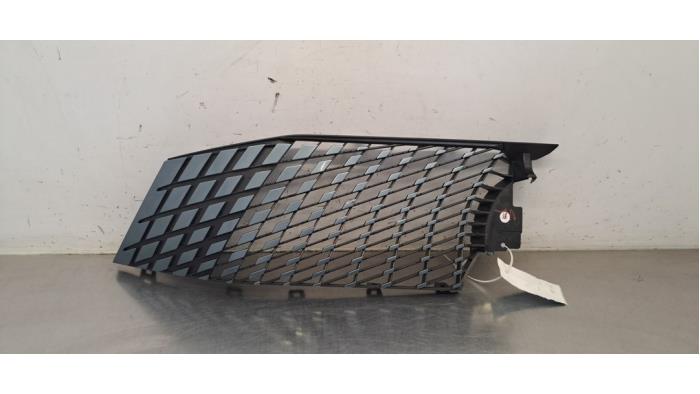 Calandre Peugeot 5008