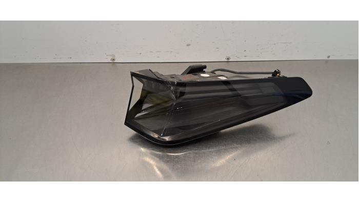 Feu arrière droit Peugeot 5008