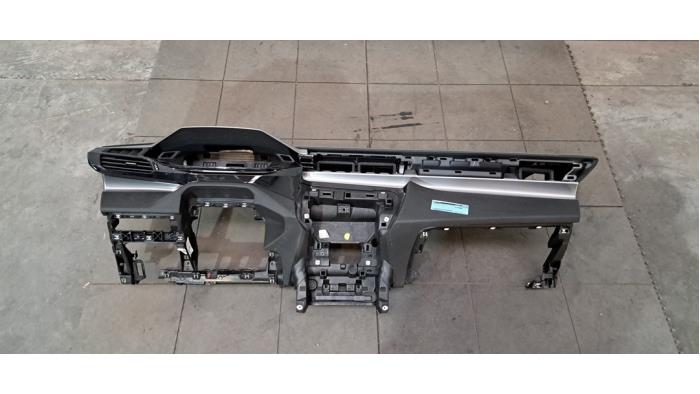 Tableau de bord Peugeot 408