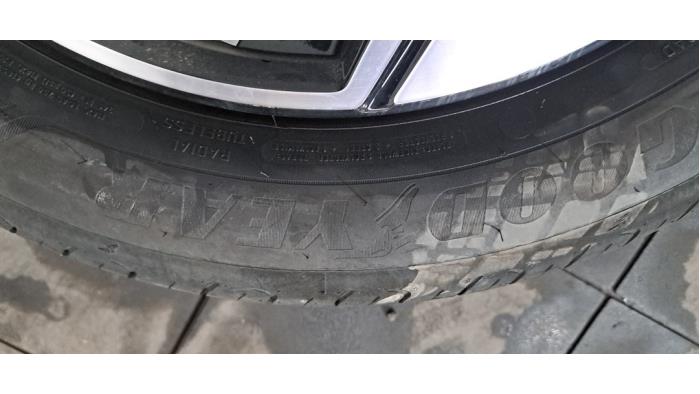 Jante + pneumatique Ford Puma