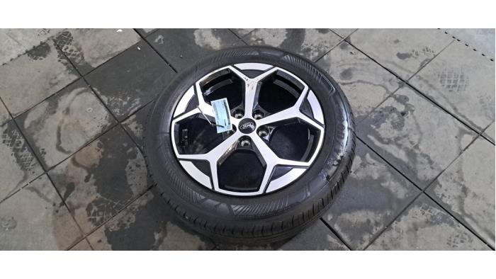 Jante + pneumatique Ford Puma