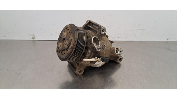 Pompe clim Dacia Duster