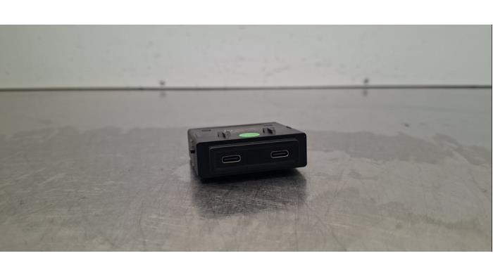 Connexion USB Citroen E-C3