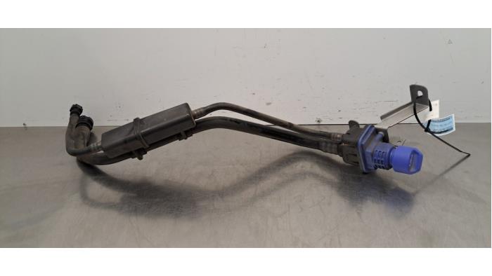 Tube de remplissage adblue réservoir Peugeot 308