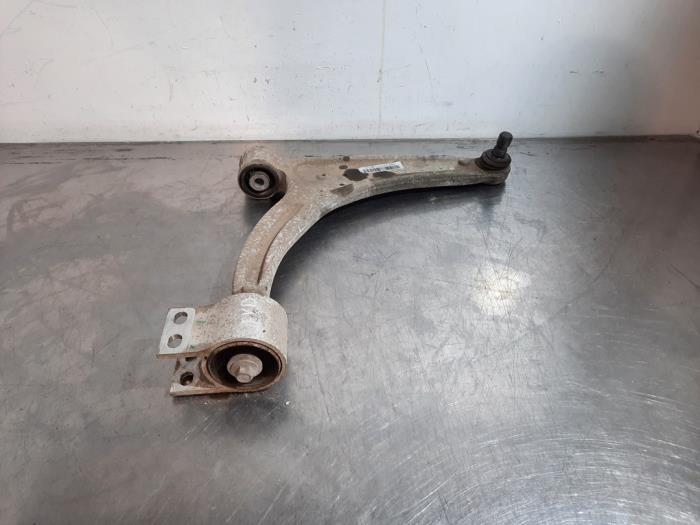 Bras de suspension avant droit MG Marvel R