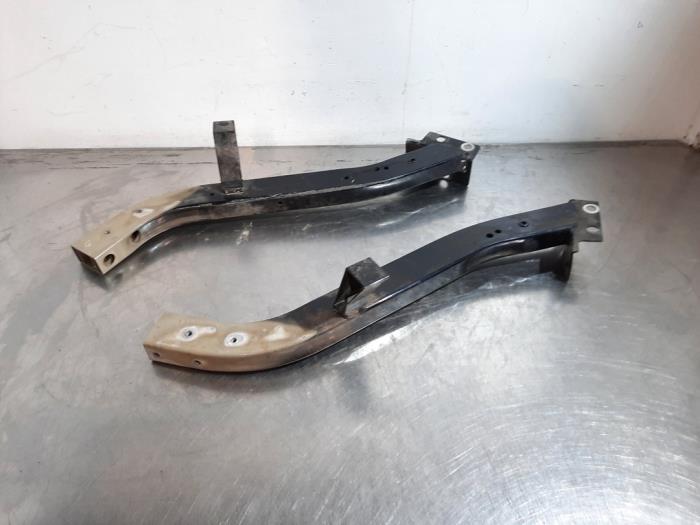 Support partie avant MG Marvel R